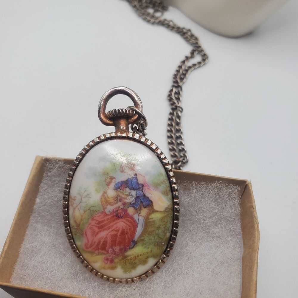 Victorian courting couple cameo intricate necklace gorgeous openwork‎